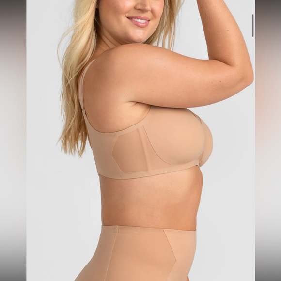 Honeylove CrossOver Wireless Bra in Sand Size Medium - Picture 2 of 11